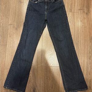 Levi’s Perfectly Slimming 512 Bootcut Jean size 31/34 L.